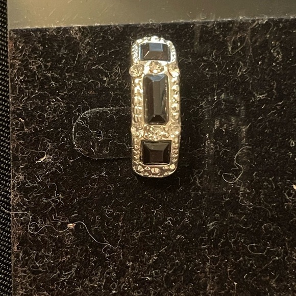 L'Amour Black and Silver Geometric Earrings - Picture 2 of 3